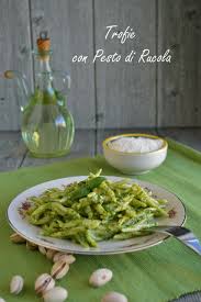 Trofie Al Pesto Di Rucola E Pistacchi Ricetta Pesto Ricette Rucola