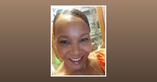 Danielle Mahon's Instagram, Twitter & Facebook