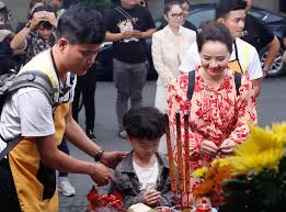 Tại lễ cưới, hồ bích trâm chọn áo dài trắng với chi tiết ren mỏng khoe nhan sắc xinh đẹp, gσ̛̣i ᴄảм. Banh Mi Ong Mau Bá»™ Phim Truyá»n Ba Net Ä'áº¹p Cá»§a Banh Mi Viá»‡t Chinh Thá»©c Khai May Eltimes