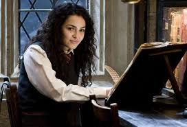 Anna shaffer is an english actress, known for her roles as ruby button in teen soap opera hollyoaks and romilda vane in the harry potter fil. Anna Shaffer Facts Bio Career Net Worth Aidwiki