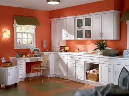 اللون البرتقالي سحر الحياة في منزلك