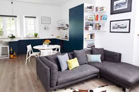 Home decorating & interior design ideas. Cassidy Hughes Design Sofa Open Plan Kitchen Living Jpg 1108 739 Flat Decor Best Living Room Design Showroom Interior Design