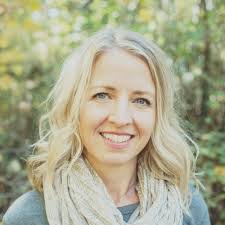 Molly Bee's Instagram, Twitter & Facebook