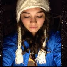 Arielle Maxwell's Instagram, Twitter & Facebook