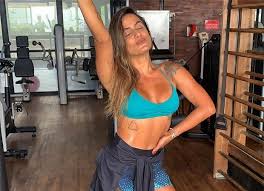 A baiana que está no 'bbb' 19 ao ser anunciada, as redes sociais ficaram extremamente agitadas e, em menos de 24h, carol já possui mais de 90 mil seguidores em seu instagram Carol Peixinho Quem E A Vida As Polemicas Bbb 19 E No Limite