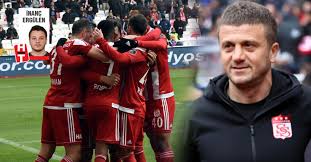 Eski futbolcu ve teknik direktör… 8 ocak 1972'de sakarya'da doğan hakan keleş futbolculuk kariyerinde edirnespor, bursaspor, kayseri erciyesspor, ankaragücü, antalyaspor ve. Sivasspor Da Hakan Keles Firtinasi