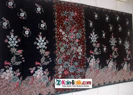 Sarung Batik Tumpal Dasar Hitam Kain Batik Murah Warna Batik Kain