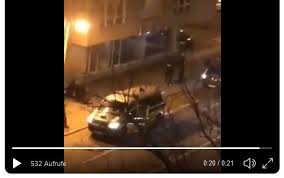 Lernen sie die übersetzung für 'amoklauf' in leos italienisch ⇔ deutsch wörterbuch. Vorsprung Online Amoklauf In Hanau Video Zeigt Festnahme Weitere Tater Auf Der Flucht