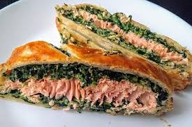 Lachsfilet Mit Spinat Im Blatterteig Von Zuiko Chefkoch Lachsfilet Lachs Im Blatterteig Rezepte