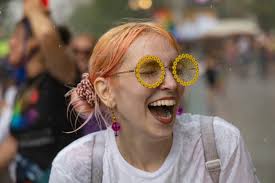 Thousands celebrate Pride at Chicago parade