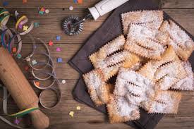 Ogni regione ha una sua versione della ricetta e in ogni luogo vengono chiamate in modo diverso, ma in sostanza sono sempre loro: Le Frappe O Chiacchiere Di Carnevale La Ricetta Peroni Snc Blog