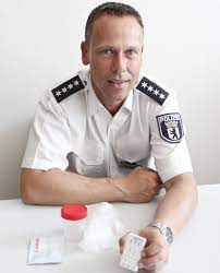 Nur die blutabnahme liefert exakte resultate, die vor gericht verwertet werden können. Wie Du Dich Beim Polizei Drogentest Nicht Verarschen Lasst