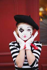 All that noise and pantomime just to slaughter one little animal. Pantomime Schminken Kreative Ideen In Bildern Zu Gunsten Von Tolles Schminke Zu Halloween Und Karneval Bilde Circus Themed Costumes Pantomime Circus Theme