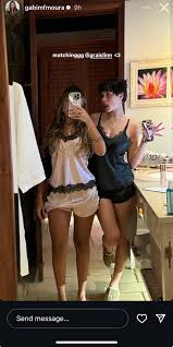 ha trovato un costume da bagno ragazzi. Le sta benissimo. :  rbriannachickenfrsnark