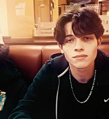 HIS LOOKS. || scp: st7nioloscenes #sturniolotriplets #mattsturniolo #matt  #mattsturnioloedit