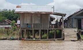 Namun,di tengah kisruh rumah tangga mereka, banyak netizen yang menduga bahwa nathalie holscher hanya melakukan settingan. In The Centre Of The City But They Still Choose The Water Transportation For Their Routine Activ Picture Of Kapal Wisata Susur Sungai Palangkaraya Tripadvisor