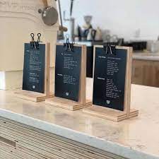 Porta Menu Porta Precios Portamenu Portamenu Mesa Pie Madera Coffee Shop Design Cafe Menu Design Coffee Shop Menu