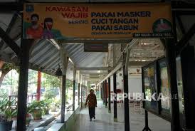 Atau sarana dan prasarana yang harus ada di sekolah? Kasus Covid Di Sekolah Dan Kritik Atas Inkonsistensi Pusat Republika Online