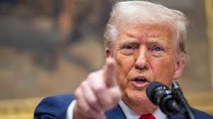 Trump Prohíbe Ingreso a EEUU a Nacionales de 12 Países: ¿Qué Significa Para Vzla? - Imagen principal del artículo