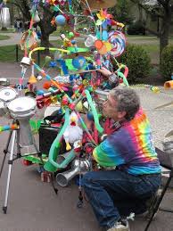 Listen To The One Man Band In The Boston Common Fisher College Instrument De Musique