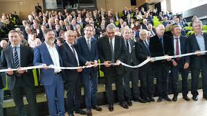 Actualit�, produits et services, communication financi�re, acc�s aux caisses r�gionales, aux services de banque en ligne, recrutement. Le Credit Agricole Des Savoie Inaugure Son Nouveau Siege Savoyard Actumontagne