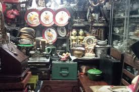 Daripada dibuang, lebih baik jual lagi saja ke 7 situs menjual barang bekas berikut ini! 6 Pasar Di Solo Tempat Berburu Barang Antik Hingga Oleh Oleh Halaman All Kompas Com