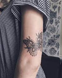 25 Tatuajes De Mariposas Que Simbolizan Una Metamorfosis Lista Para Una Nueva Etapa Mariposa Tatuaje Tatuajes De Arte Corporal Ocultar Tatuajes