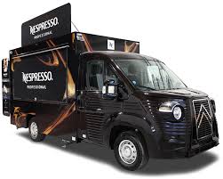 Ogni singola scatola, busta, confezione, sarà indipendente e facilmente raggiungibile dall'inizio alla fine della giornata. Food Truck Autonegozi Veicoli Street Food Allestimenti Personalizzati