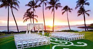 Looking For Places To Get Married In Hawaii These Hawaii Wedding Venues Are Perfect For Destination Wedding Venues Hawaii Sunset Beach Weddings Sunset Wedding