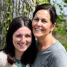 Melinda Trahan's Instagram, Twitter & Facebook