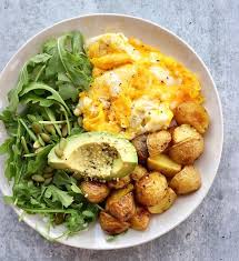 Alex Ashback On Instagram My Go To Breakfast Combo I Made Scrambled Eggs Added Leftover Roast In 2020 Healthy Breakfast Workout Food Healthy Meal Prep