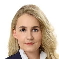 Theresa Arndt's Instagram, Twitter & Facebook