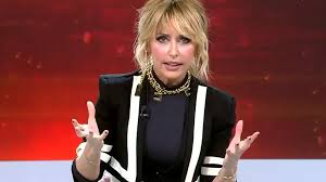 Emma García se moja sin filtros sobre el estreno de 'La familia de la tele' en La 1: su firme mensaje para excompañeras de Telecinco