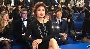 Riuscire a gestire una diretta televisiva, spesso, è molto più difficile di. Isola Dei Famosi Alda D Eusanio E Roberto Cenci Abbandonano Il Programma