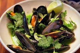 This Recipe Is By David Tanis And Takes 20 Minutes Tell Us What You Think Of It At The New York Times Dining Mussels Recipe Scallop Recipes Green Mussels
