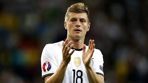 Von 2004 bis 2006 spielte er in der jugend von eintracht norderstedt. Toni Kroos Steckbrief Biografie Und Alle Infos
