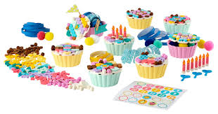 Lego movie themed birthday cake. Cupcake Partyset 41926 Dots Offiziellen Lego Shop De