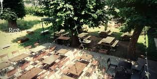 La Cour Des Miracles Bar Avec Terrasse A Lyon Heure Bleue Lyon