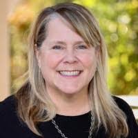 Jennifer Ewing's Instagram, Twitter & Facebook