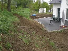 Er ist sozusagen die nachbildung einer kleinen alpenlandschaft in ihrem garten. Garten Mit Hang Neu Anlegen Gartenplanung Gartengestaltung Green24 Hilfe Pflege Bilder