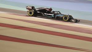 Okrążeniach na torze silverstone, po pierwszych kwalifikacjach sprinterskich w historii f1, pole position w niedzielnym wyścigu o gp . Formula 1 Lewis Hamilton Wygral Kwalifikacje Do Grand Prix Bahrajnu Sport Tvp Pl