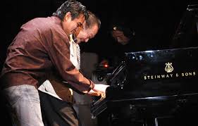 Salah satu contoh yang telah terjadi ialah wawancara kepada sergio mendes pada bulan mei 2011 silam. 6 Tokoh Jazz Yang Berpengaruh Di Dunia Dan Indonesia Kumparan Com