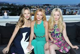 Let teens feel like adults by hosting a dinner party at a favorite local restaurant. Dove Cameron Polska Teen Vogue Back To School Dinner Party