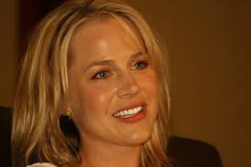 File:Julie Benz.jpg