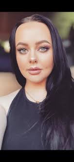 here's my eye freckle pic 💚