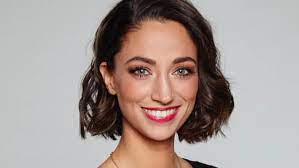 Als rosa und felix durch zufall aufeinandertreffen, ist die stimmung weiterhin gereizt.nazan bleibt nicht verborgen, wie sehr felix die gesamte. Gzsz Anfeindungen Fur Neue Rolle Nazan Weil Sie Ein Kopftuch Tragt