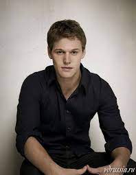 Learn more about the vampire diaires characters and the actors who portray them. The Vampire Diaries Saga Photo Matt Donovan Vampire Diaries Donovan Celebrity Pictures