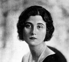 Evelyn Herbert's Instagram, Twitter & Facebook