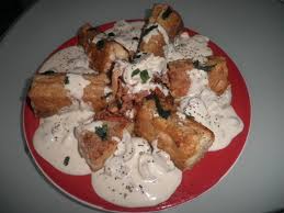 Champignon De Paris Creme Farine Lardons Fumes Laurier Noix De Beure Persil Poivre Saumonette Sel Thy En 2020 Recette Saumonette Saumonette Recette Roussette