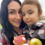 Claudia Lesperance's Instagram, Twitter & Facebook